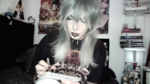 Snapshot of kiiller_queen chatting on 05-28-26, 06:38 kenny online show from 05-28-26, 06:38