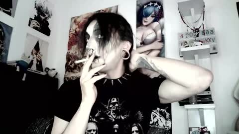 Snapshot of kiiller_queen chatting on 06-04-26, 06:47 kenny online show from 06-04-26, 06:47