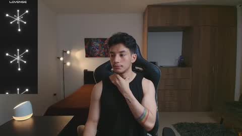 Snapshot of kikeruiz_19 chatting on 10-30-25, 02:13 kikeruiz 19 online show from 10-30-25, 02:13