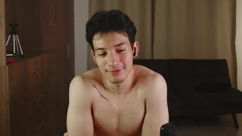 Snapshot of kikeruiz_19 chatting on 12-15-25, 11:53 kikeruiz 19 online show from 12-15-25, 11:53