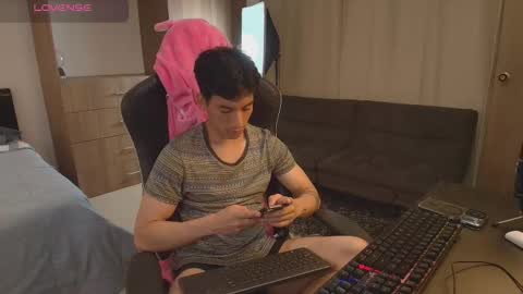 Snapshot of kikeruiz_19 chatting on 03-25-26, 10:49 kikeruiz 19 online show from 03-25-26, 10:49