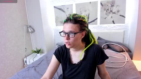 Kiki online show from 09-14-25, 03:00