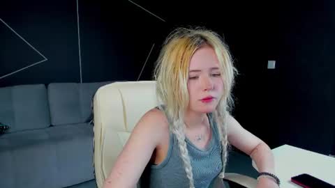Snapshot of kiki_peach chatting on 06-29-26, 12:16 Jessica online show from 06-29-26, 12:16