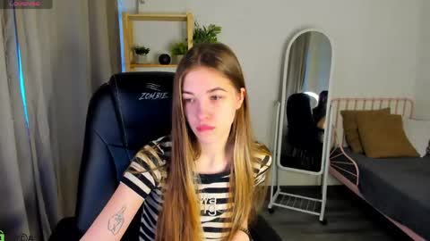 Kiki online show from 04-19-26, 01:16