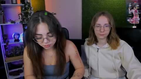 Snapshot of kiki_swan chatting on 06-04-26, 07:31 kiki_swan online show from 06-04-26, 07:31