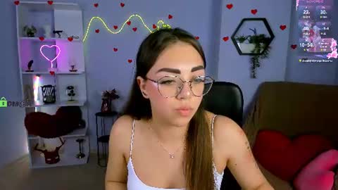 Snapshot of kiki_swan chatting on 06-10-26, 07:57 kiki_swan online show from 06-10-26, 07:57