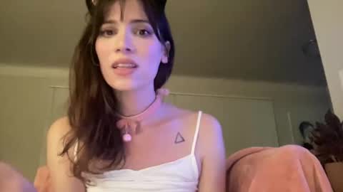 Kiki Hart online show from 12-28-24, 04:30