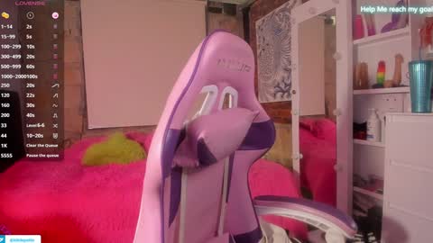 kiki online show from 01-24-25, 08:32