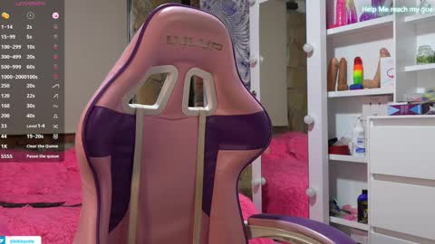 kiki online show from 02-26-25, 08:33