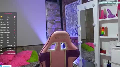 Snapshot of kikilepetite chatting on 12-13-25, 07:53 kiki online show from 12-13-25, 07:53