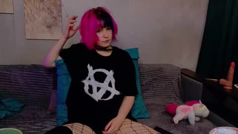 Snapshot of kikimoor chatting on 09-22-25, 05:20 Kiki online show from 09-22-25, 05:20