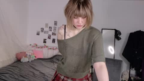 Snapshot of kikimoor chatting on 05-26-26, 10:22 Kiki online show from 05-26-26, 10:22