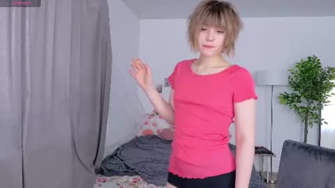 Snapshot of kikimoor chatting on 06-28-26, 02:28 Kiki online show from 06-28-26, 02:28