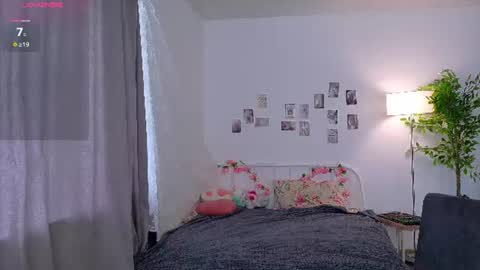 Snapshot of kikimoor chatting on 07-30-26, 03:38 Kiki online show from 07-30-26, 03:38