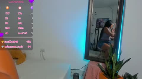 Alejandra  online show from 01-31-25, 11:45