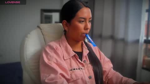 Alejandra  online show from 02-10-25, 10:40