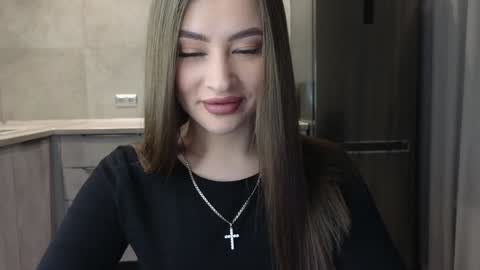 Snapshot of killer__girls chatting on 12-18-24, 09:18 EvaAnna online show from 12-18-24, 09:18