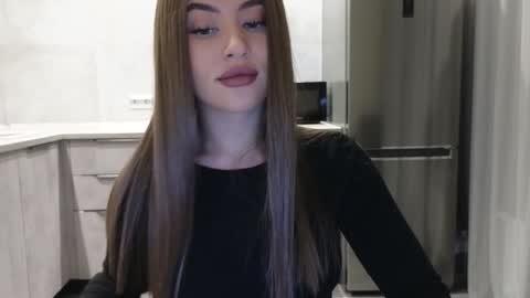 Snapshot of killer__girls chatting on 01-16-25, 09:19 EvaAnna online show from 01-16-25, 09:19