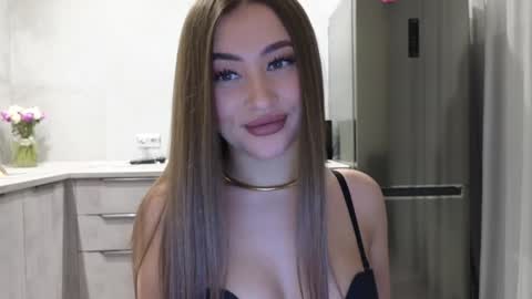 Snapshot of killer__girls chatting on 01-26-25, 04:41 EvaAnna online show from 01-26-25, 04:41