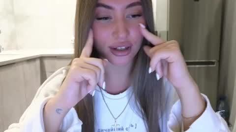 Snapshot of killer__girls chatting on 02-24-25, 10:58 EvaAnna online show from 02-24-25, 10:58