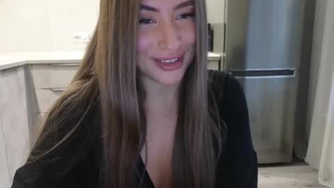 Snapshot of killer__girls chatting on 03-04-25, 01:23 EvaAnna online show from 03-04-25, 01:23