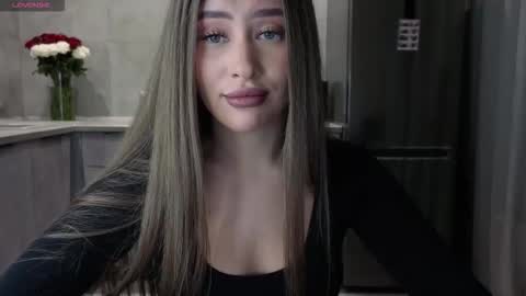 Snapshot of killer__girls chatting on 11-07-25, 07:58 EvaAnna online show from 11-07-25, 07:58