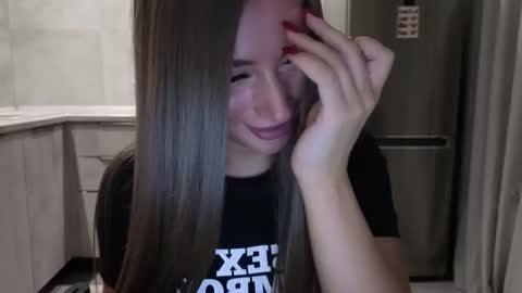 Snapshot of killer__girls chatting on 11-20-25, 06:51 EvaAnna online show from 11-20-25, 06:51