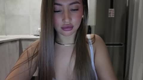 Snapshot of killer__girls chatting on 11-24-25, 09:14 EvaAnna online show from 11-24-25, 09:14