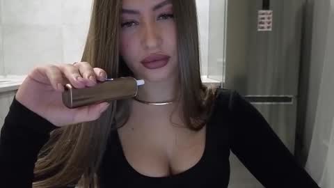 Snapshot of killer__girls chatting on 01-18-26, 06:23 EvaAnna online show from 01-18-26, 06:23