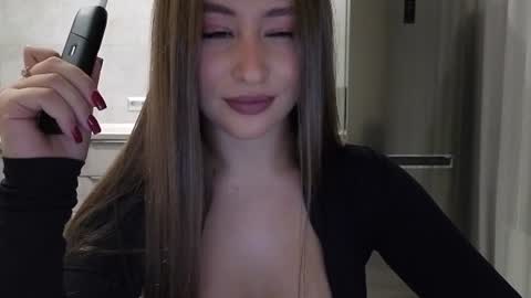Snapshot of killer__girls chatting on 06-08-26, 03:45 EvaAnna online show from 06-08-26, 03:45