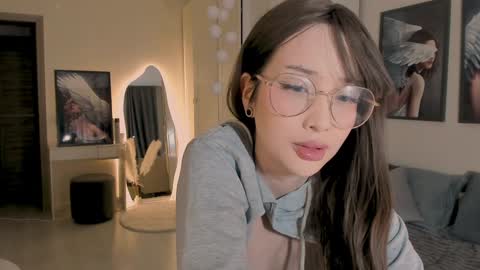 Yun online show from 11-20-25, 01:11