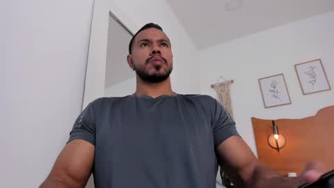 Kilua Muscle guy online show from 06-06-26, 09:08