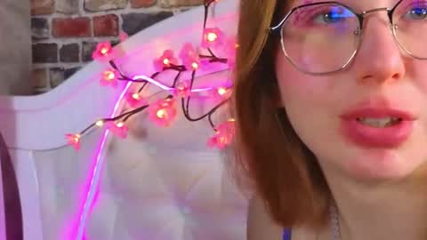 Snapshot of kim__dunn chatting on 12-18-25, 08:26 CatherineBarkJamieWallace online show from 12-18-25, 08:26