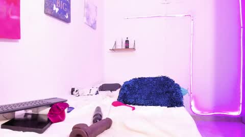 kim online show from 01-30-25, 05:09