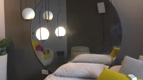 Kim online show from 12-17-25, 12:44