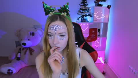 Snapshot of kim_boyd chatting on 12-25-24, 12:15 kim_boyd online show from 12-25-24, 12:15