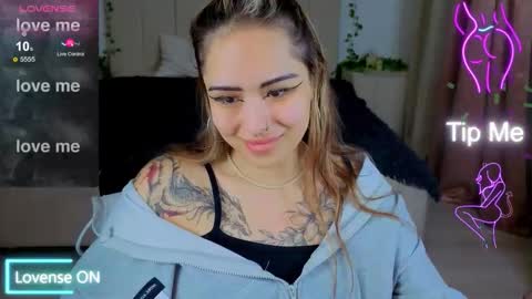 Kim online show from 10-30-25, 06:04