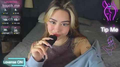 Kim online show from 11-18-25, 05:23