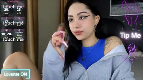 Kim online show from 01-11-26, 05:23