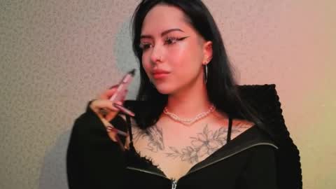 Snapshot of kim_brownie chatting on 05-18-26, 11:21 Kim online show from 05-18-26, 11:21
