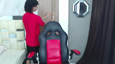 KIM online show from 04-30-26, 01:06