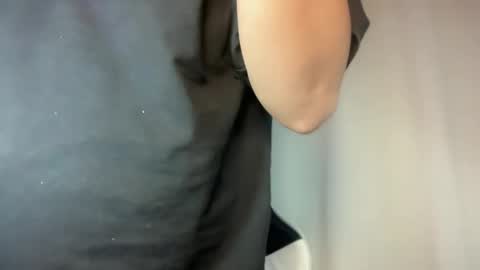 Snapshot of kim_kyile chatting on 12-15-25, 12:59 KYLIE online show from 12-15-25, 12:59