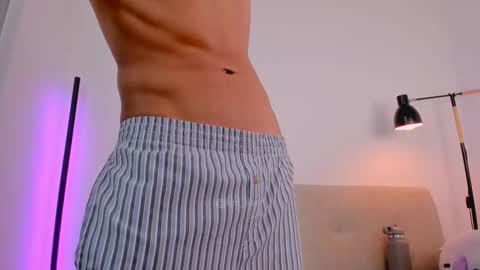 Snapshot of kim_lian2 chatting on 02-20-26, 06:26 Kim Lian online show from 02-20-26, 06:26