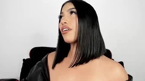 kim_mouth17 online show from 07-18-26, 07:23