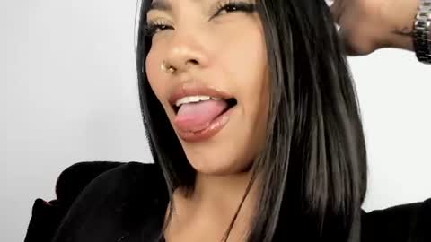kim_mouth17 online show from 07-31-26, 09:25