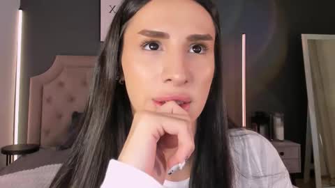 Kim Oberlin online show from 11-10-25, 04:17