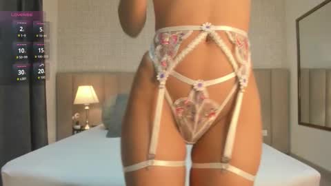 Kim online show from 10-11-25, 01:20