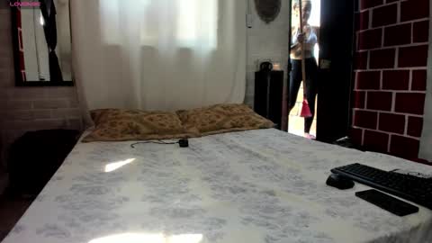 Kim  Yuk online show from 11-18-25, 07:18