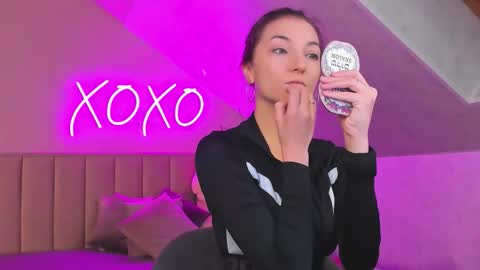 Snapshot of kimberlly_smith chatting on 11-08-25, 12:00 kimberlly_smith online show from 11-08-25, 12:00