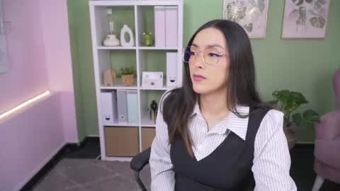 Kimberly 1200-1900 GMT-5 online show from 07-31-26, 08:41